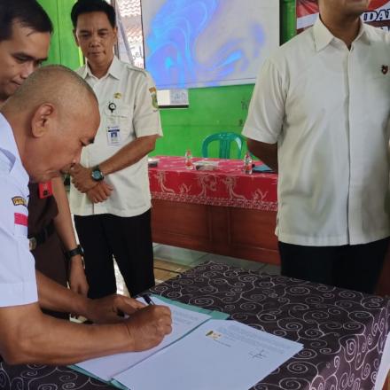 Album : PENANDATANGAN PERJANJIAN KERJASAMA PEMBENTUKAN DES